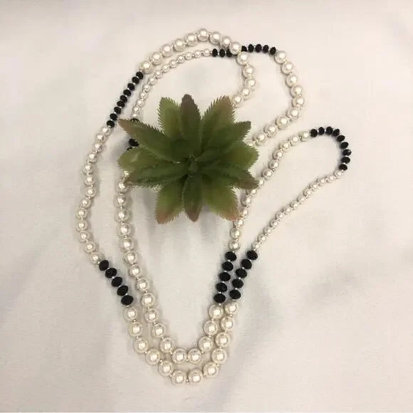 Vintage Black White Faux Pearl Long Necklace Effortless Chic Style Retro Vibe - Picture 15 of 16